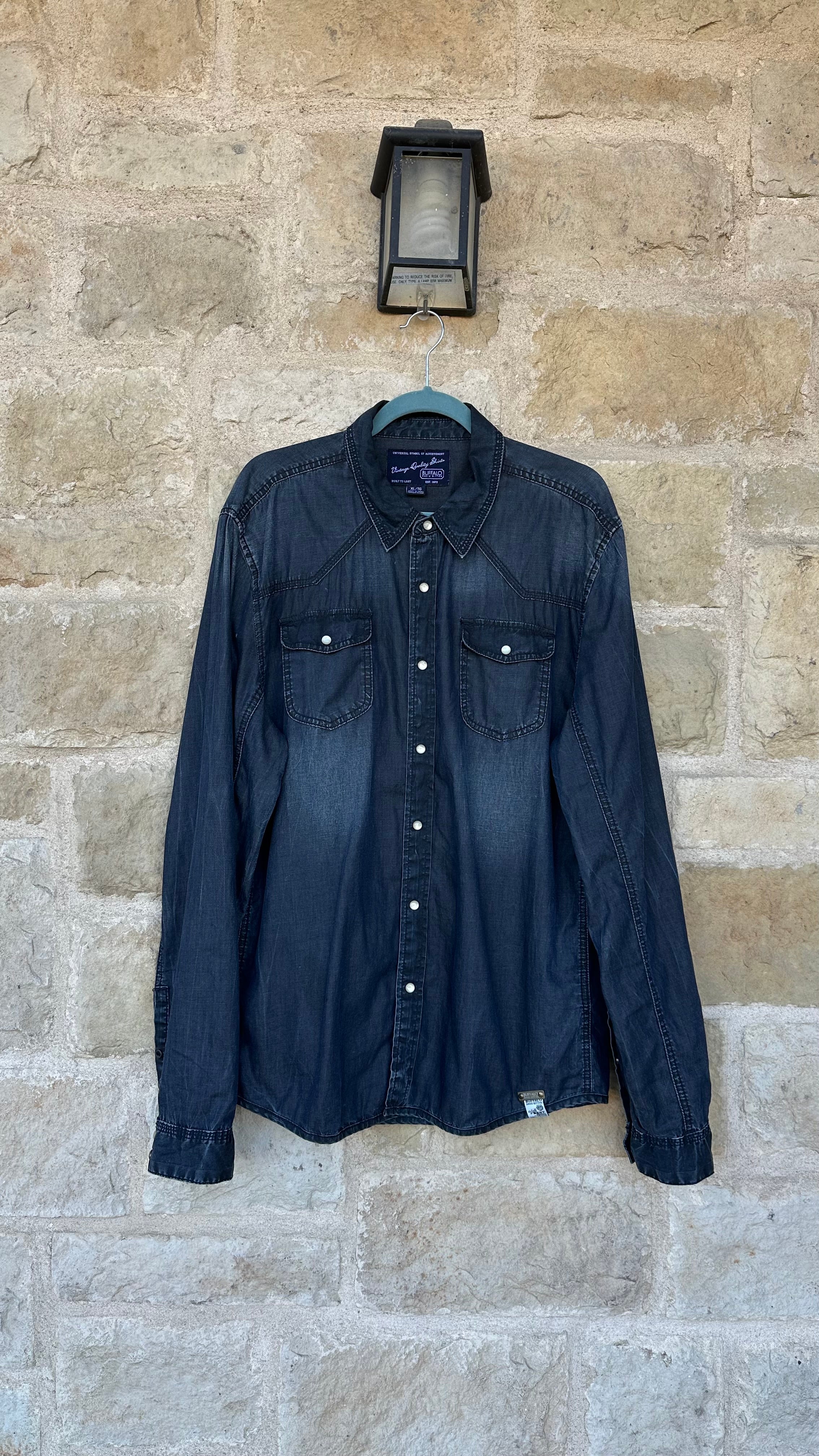 BÚFALO - Denim shirt